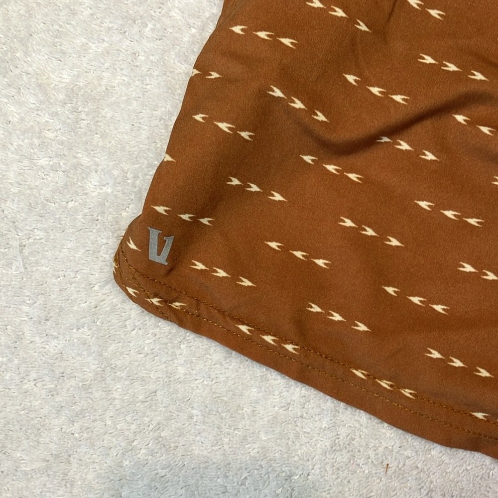 Vuori Camel Brown Dash-Print Athletic Shorts - Picture 7 of 8